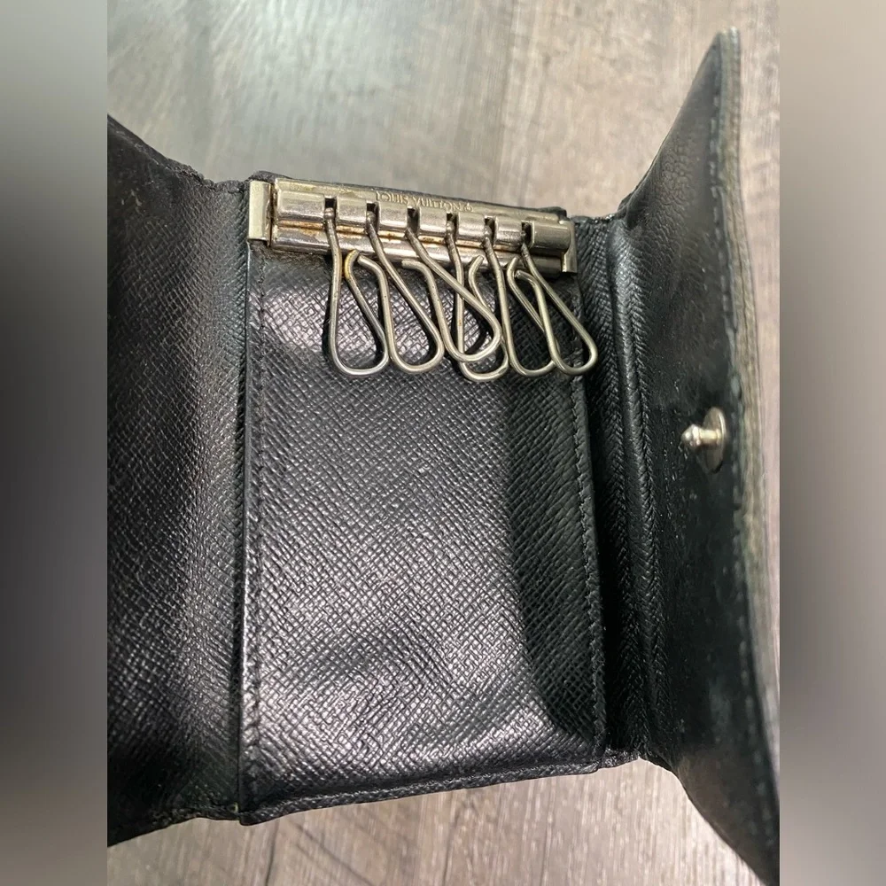LOUIS VUITTON LV Damier Graphite 6 Key Holder
